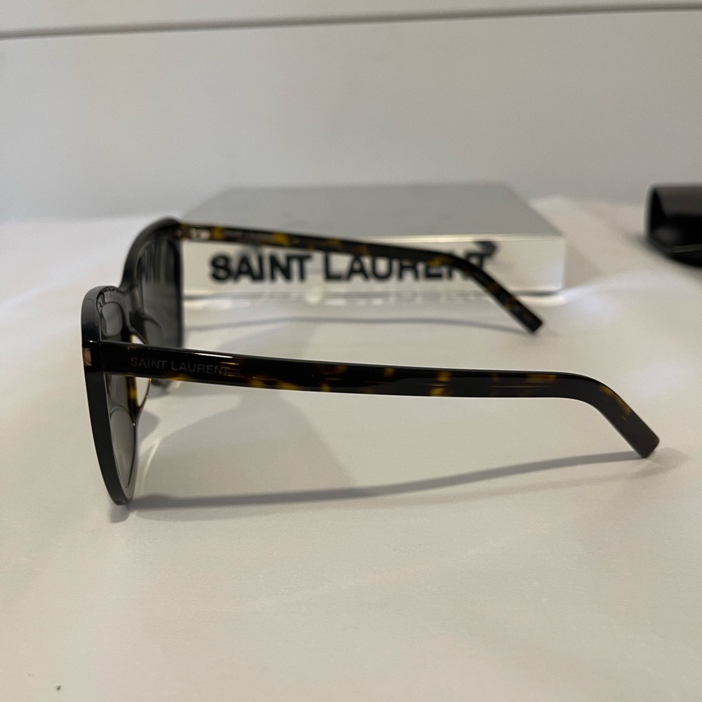 Saint Laurent Women's Sunglasses | SL 548 Slim-002 | Havana-colored - Picture 4 of 6